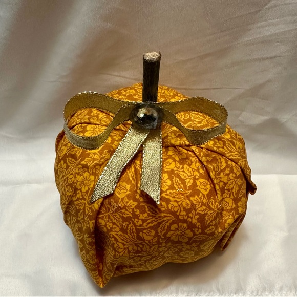 Pumpkin Decor - Picture 1 of 12